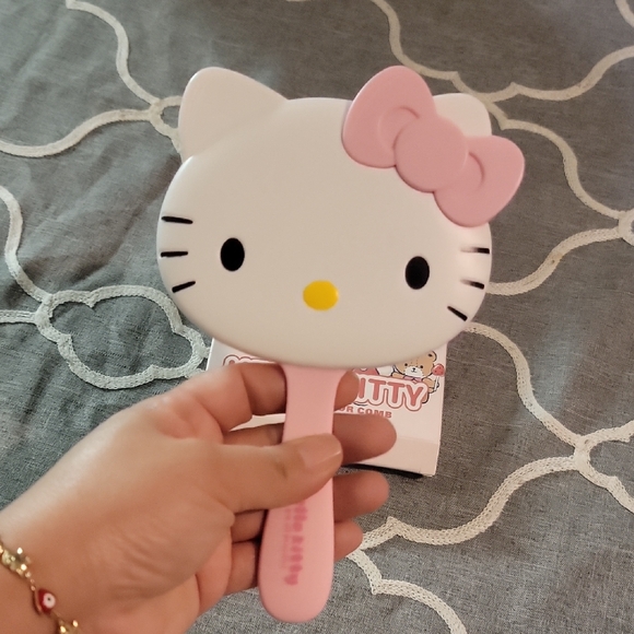 Hello Kitty White and Pink Handheld Mirror - Picture 5 of 9